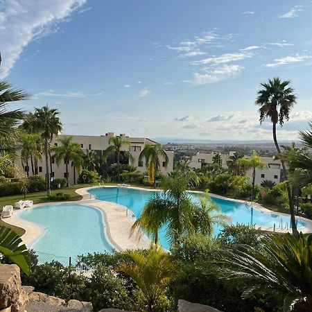 Amazing Two Bedroom Apartment In Los Flamingos, Marbella エステポナ エクステリア 写真