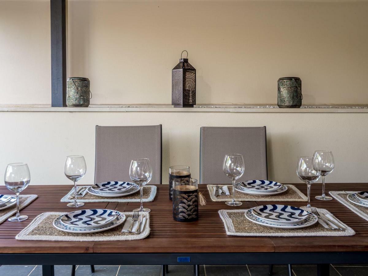 Amazing Two Bedroom Apartment In Los Flamingos, Marbella エステポナ エクステリア 写真